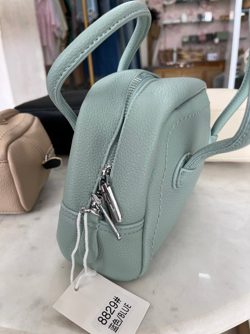 Single Compartment Casual Hand and Over The Shoulder Bags